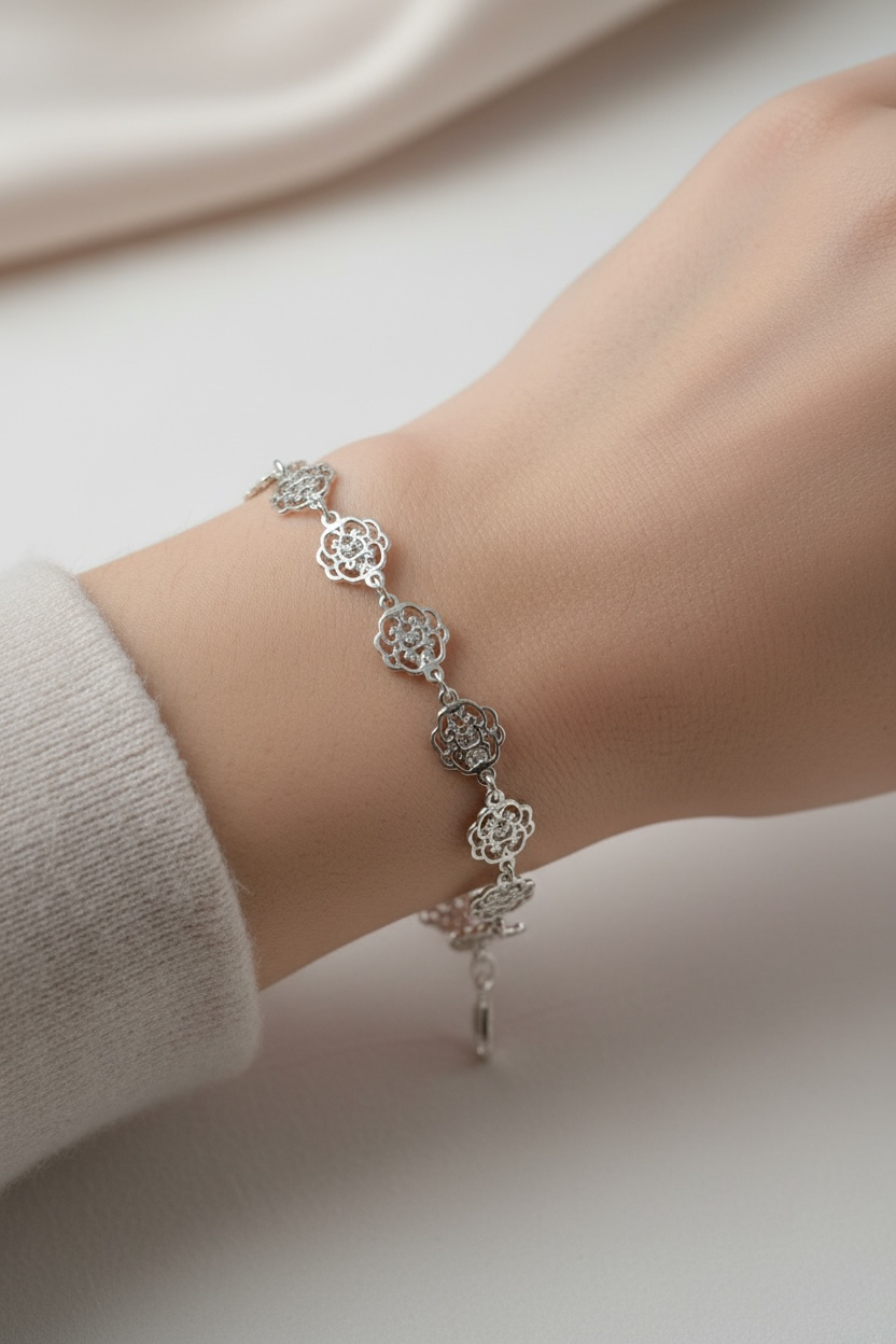 Armband „Blütenzauber“ – Filigranes Silberarmband mit edlem Ornamentdesign