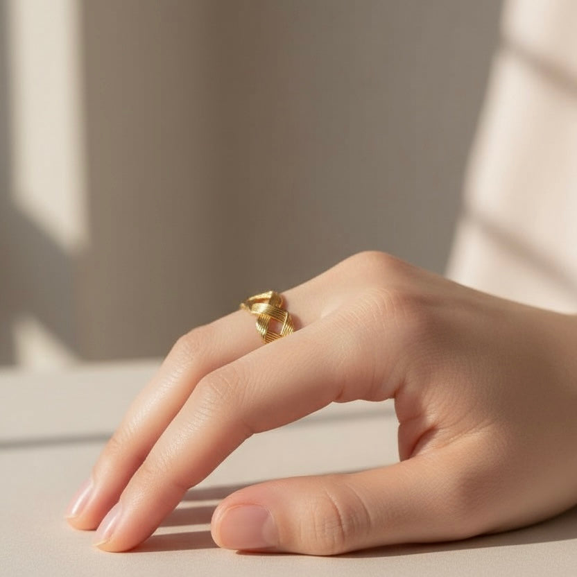 Interlaced Ring Gold