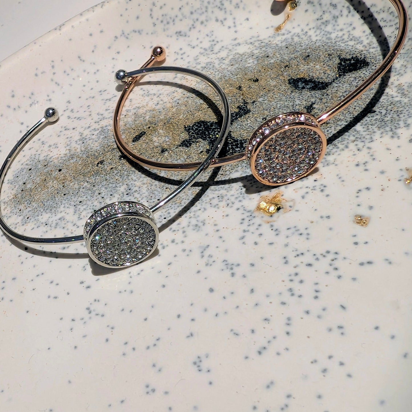 Mira.Eleganz für dein Handgelenk