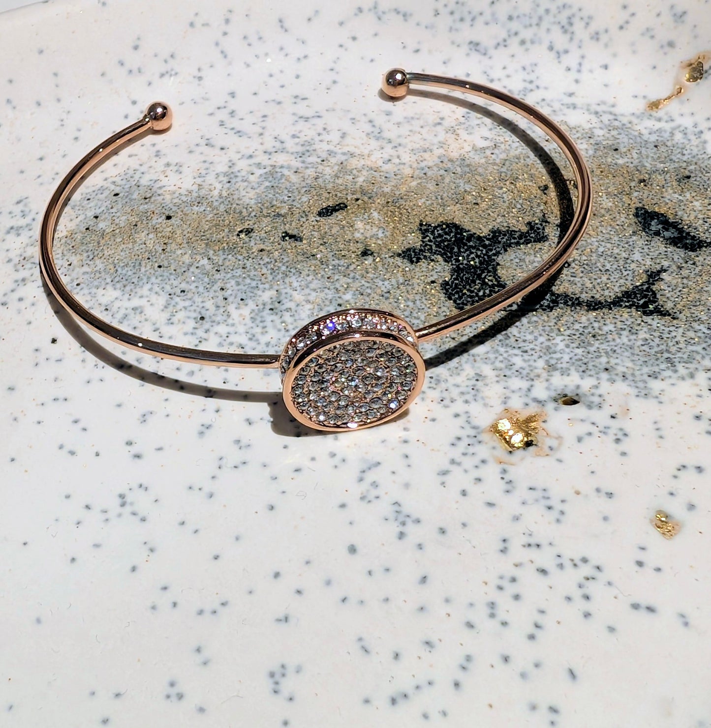 Mira.Eleganz für dein Handgelenk